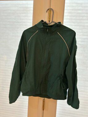 AVIA Workout Jacket and Short Set-Size Large